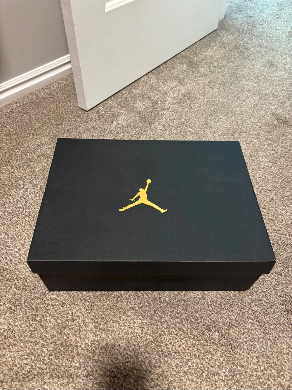 Men's Black and Yellow Basketball Sneakers